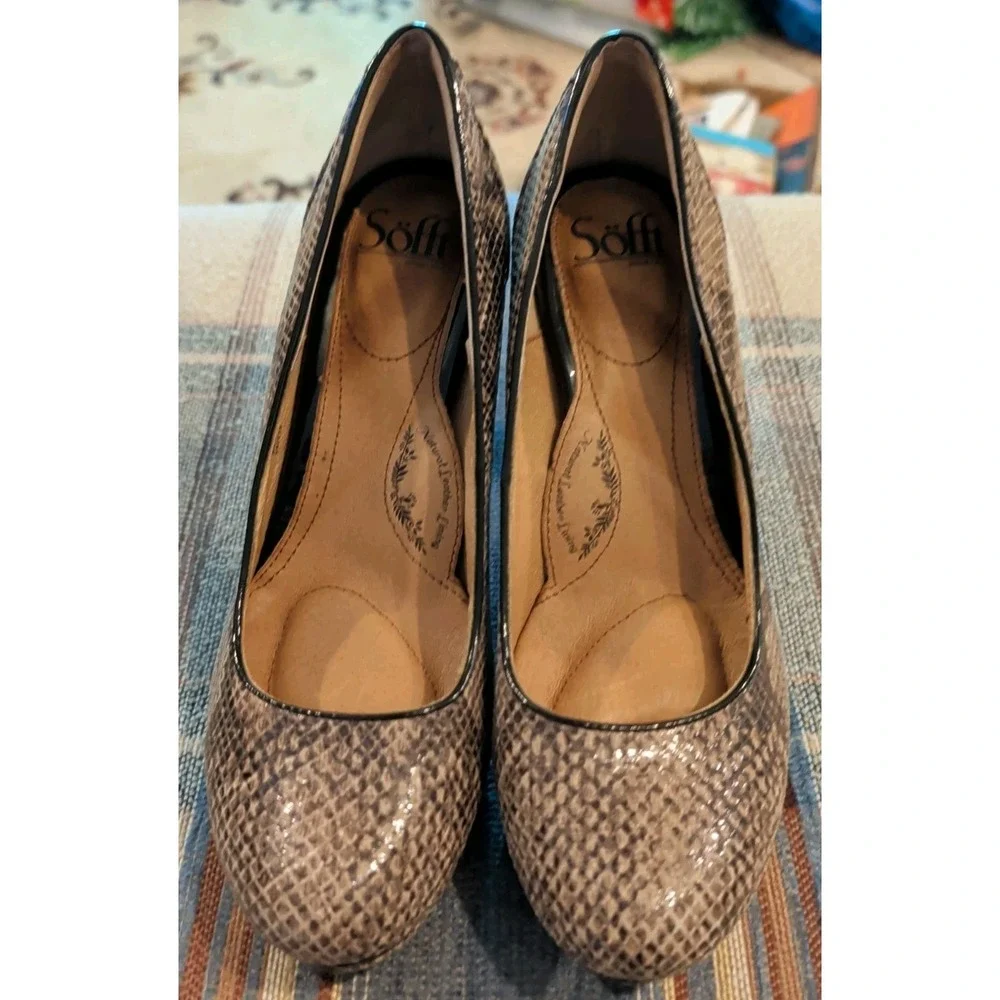 Women's New Sofft Brown Leather Snake Embossed Pumps Heels Shoes size 9M